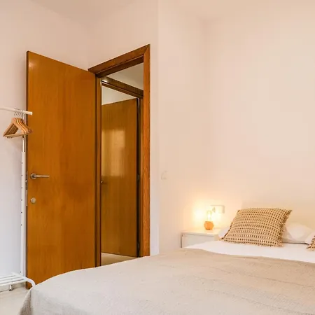Ca Leudald 1 Descubre Besalu En Familia Apartment Exterior photo
